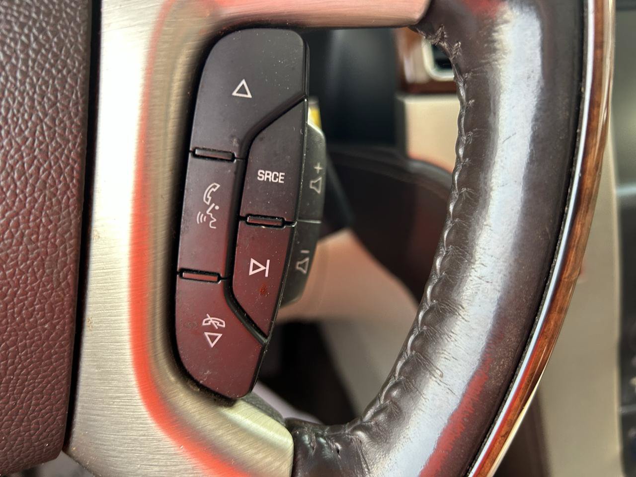 Used 2011 Cadillac Escalade ESV Platinum AWD/4WD image 22