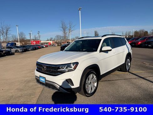 Used 2021 Volkswagen Atlas SE w/ Panoramic Sunroof Package image 2