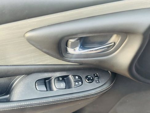 Used 2018 Nissan Murano SV image 20