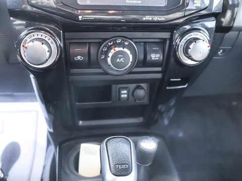 Used 2019 Toyota 4Runner TRD Off-Road Premium image 21