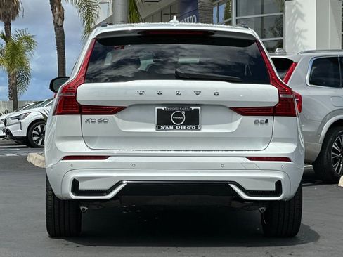Certified 2025 Volvo XC60 B5 Plus AWD/4WD image 4