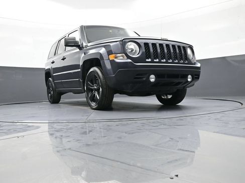 Used 2015 Jeep Patriot Sport w/ Power Value Group FWD image 27