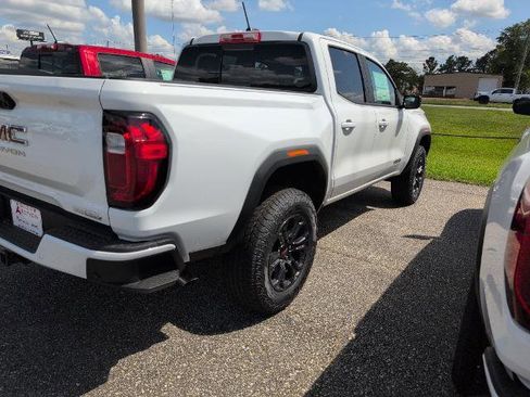 New 2024 GMC Canyon Elevation w/ Convenience Package image 9