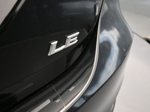 Used 2019 Toyota Camry LE image 39