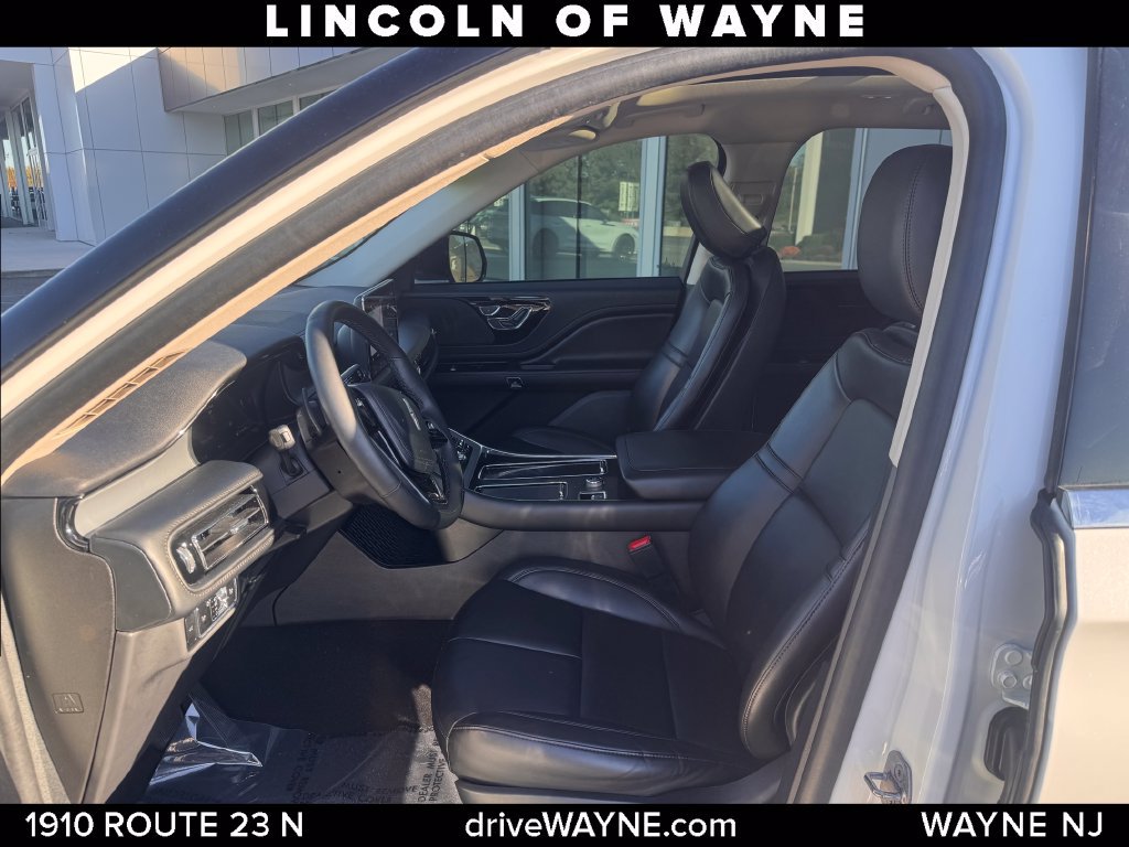 Certified 2024 Lincoln Aviator AWD w/ Premium Package image 12