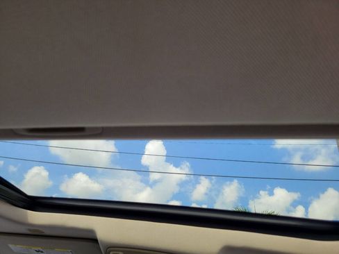 Used 2015 Cadillac Escalade Luxury image 14