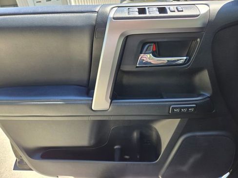 Used 2021 Toyota 4Runner Limited AWD/4WD image 34