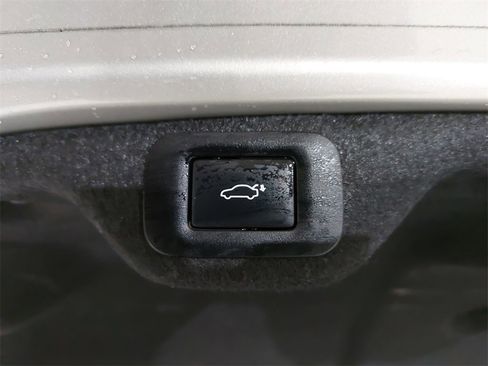 Used 2020 Lexus ES 350 Ultra Luxury image 13