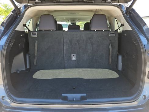 Certified 2025 Toyota Highlander LE FWD image 15