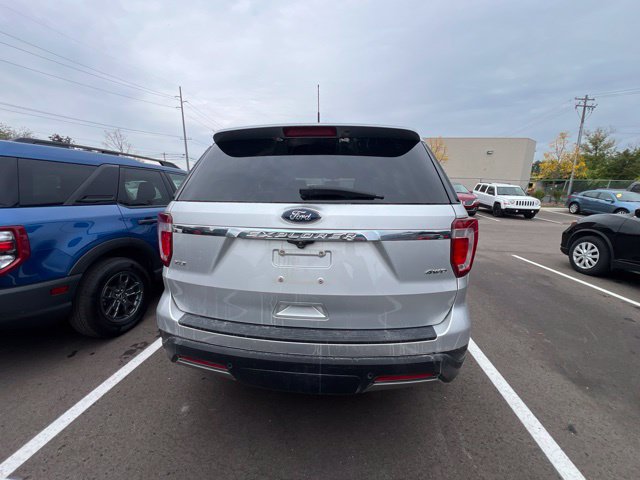 Used 2019 Ford Explorer XLT w/ Equipment Group 202A AWD/4WD image 6