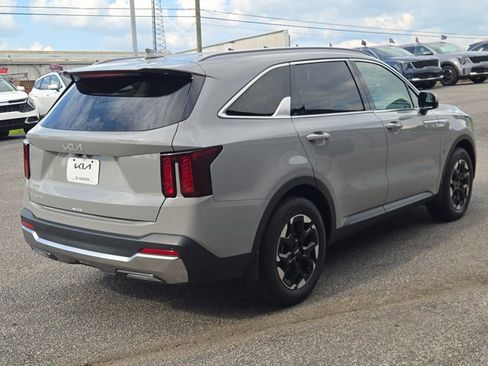 Certified 2025 Kia Sorento S FWD image 15