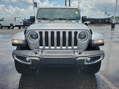 Used 2018 Jeep Wrangler Unlimited Sahara AWD/4WD image 2