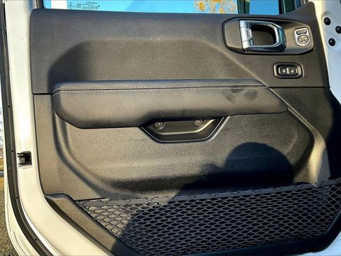 Certified 2022 Jeep Gladiator Overland w/ Popular Equipment Package image 25