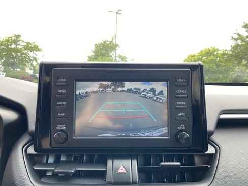 Used 2019 Toyota RAV4 XLE AWD/4WD image 18