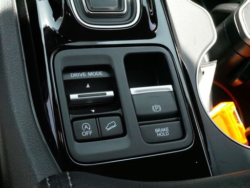 Used 2025 Honda Pilot EX-L image 25