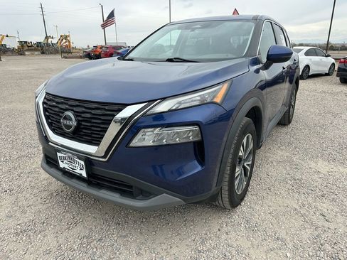 Used 2022 Nissan Rogue SV image 4