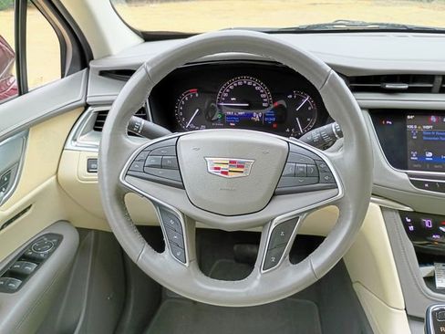 Used 2017 Cadillac XT5 Premium Luxury w/ Advanced Security Package image 29