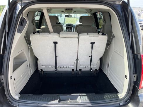 Used 2015 Dodge Grand Caravan SXT w/ UConnect Hands-Free Group FWD image 17