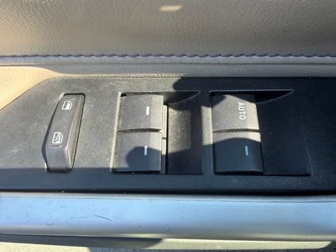 Used 2013 Ford Edge SEL FWD image 21