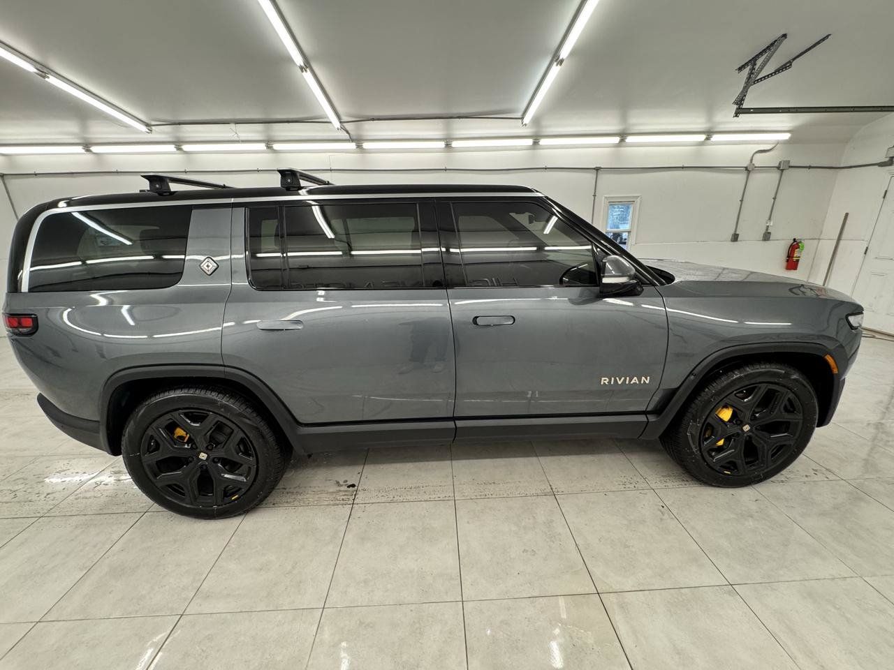 Used 2022 Rivian R1S Launch Edition Quad AWD/4WD image 4