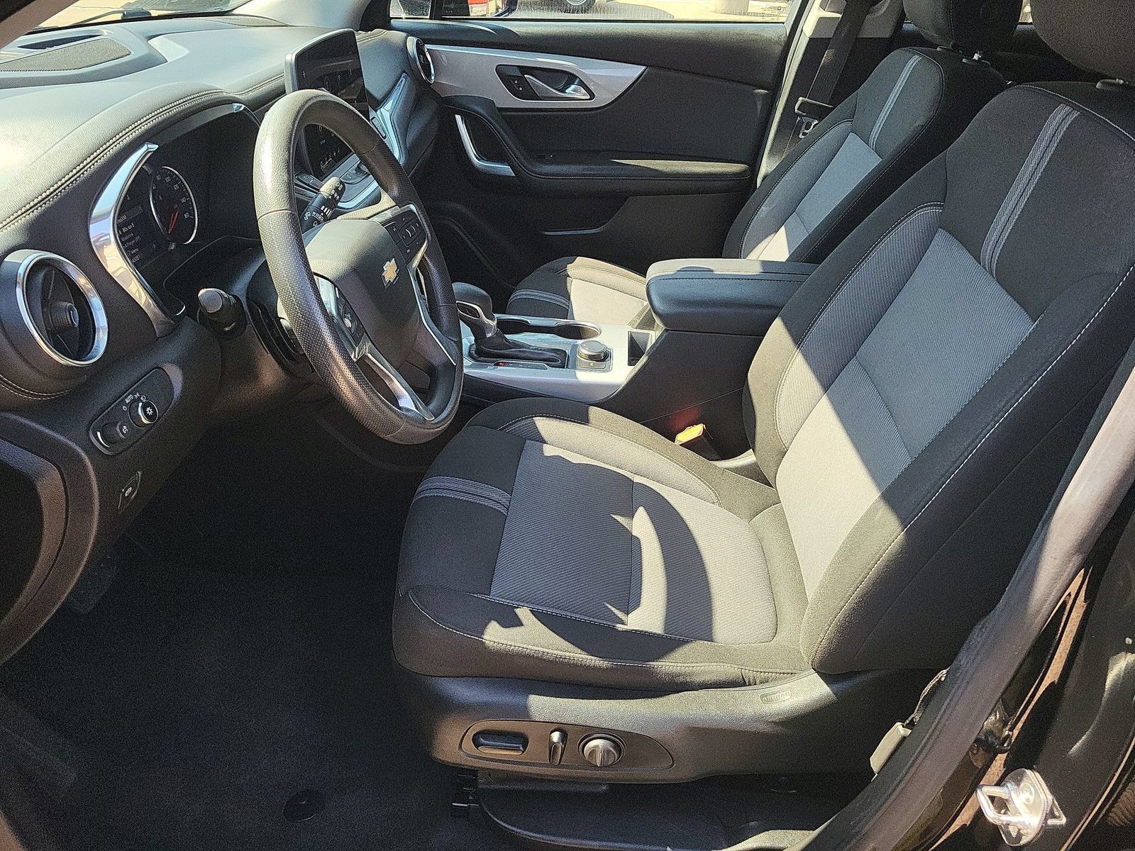 Used 2023 Chevrolet Blazer LT FWD image 18