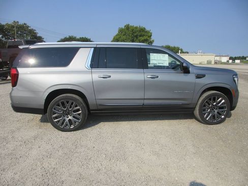 New 2026 GMC Yukon XL Denali Ultimate AWD/4WD image 3