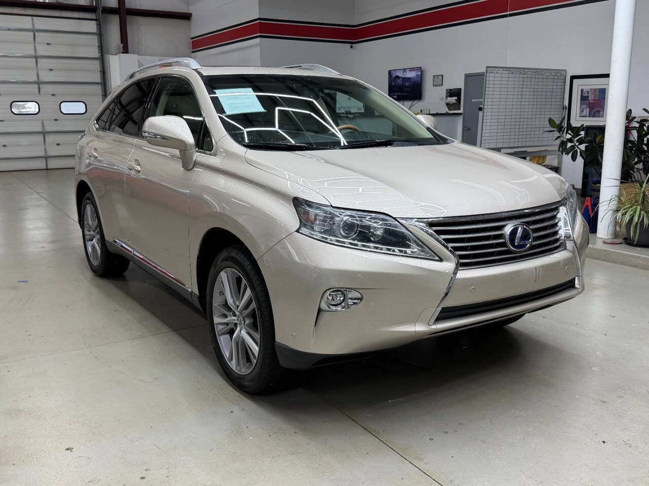 Used 2015 Lexus RX 450h AWD image 1
