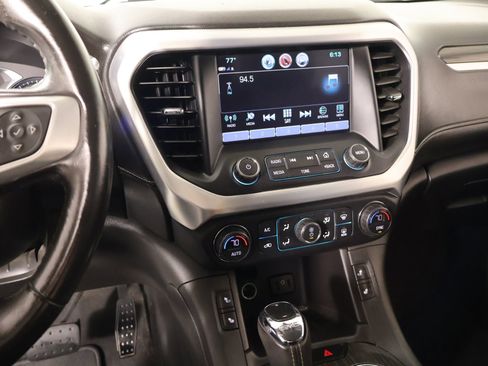 Used 2019 GMC Acadia SLT w/ Black Edition image 5