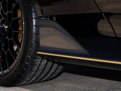 Used 2024 Aston Martin Valour image 11