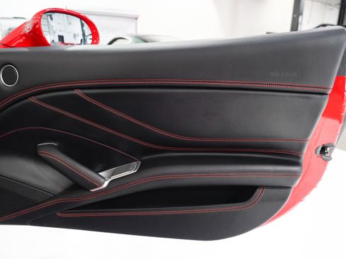 Used 2017 Ferrari California T RWD image 19