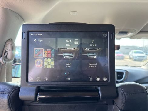 Used 2017 Chrysler Pacifica Touring-L Plus image 20