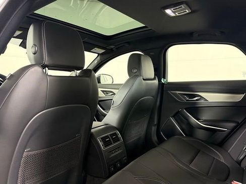 New 2024 Jaguar XF R-Dynamic SE image 17