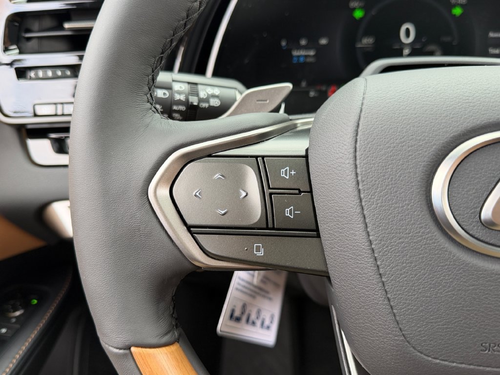 New 2026 Lexus RX 350h AWD/4WD image 16