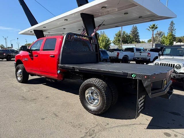 Used 2018 RAM 3500 Tradesman w/ Chrome Appearance Group AWD/4WD image 4
