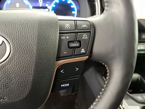 Used 2024 Toyota Crown Platinum image 18