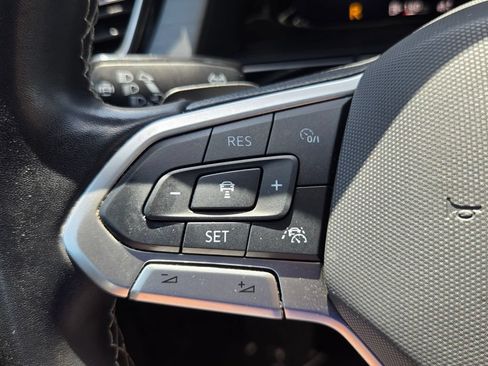 Certified 2024 Volkswagen Atlas Cross Sport SE FWD image 22