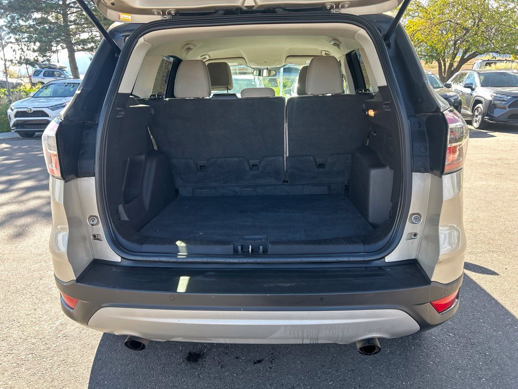 Used 2017 Ford Escape SE w/ Equipment Group 201A FWD image 17