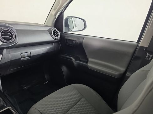 Certified 2022 Toyota Tacoma SR AWD/4WD image 27