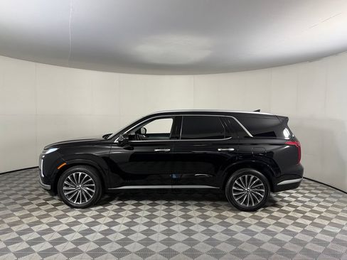 Used 2023 Hyundai Palisade Calligraphy w/ Cargo Package FWD image 9