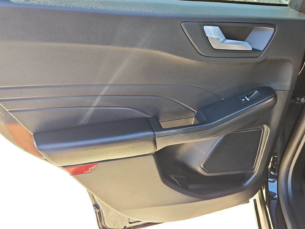 Used 2025 Ford Escape ST-Line FWD image 24