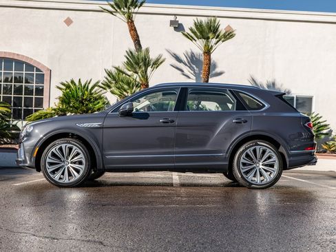 Used 2025 Bentley Bentayga Atelier image 5