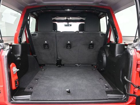 Used 2023 Jeep Wrangler Sahara image 31