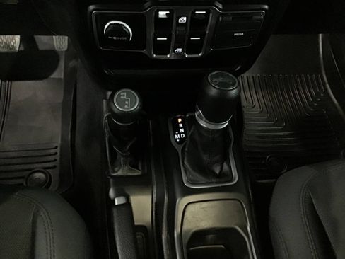 Used 2019 Jeep Wrangler Unlimited Sport S image 16