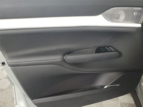 Certified 2025 Volvo EX90 Ultra AWD/4WD image 18