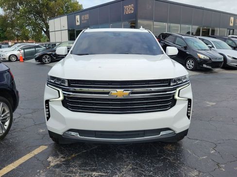 Used 2021 Chevrolet Suburban LT RWD image 2