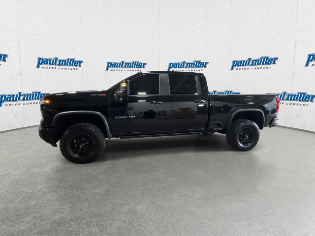 Used 2025 Chevrolet Silverado 2500 ZR2 w/ Technology Package AWD/4WD image 4
