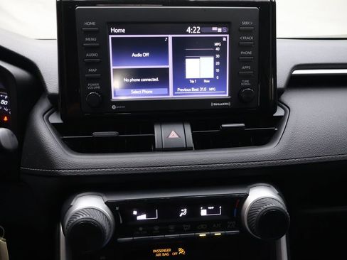 Used 2021 Toyota RAV4 LE image 21