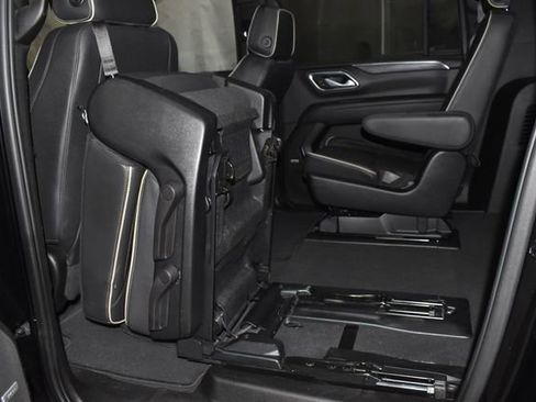 Used 2023 GMC Yukon XL SLT image 35