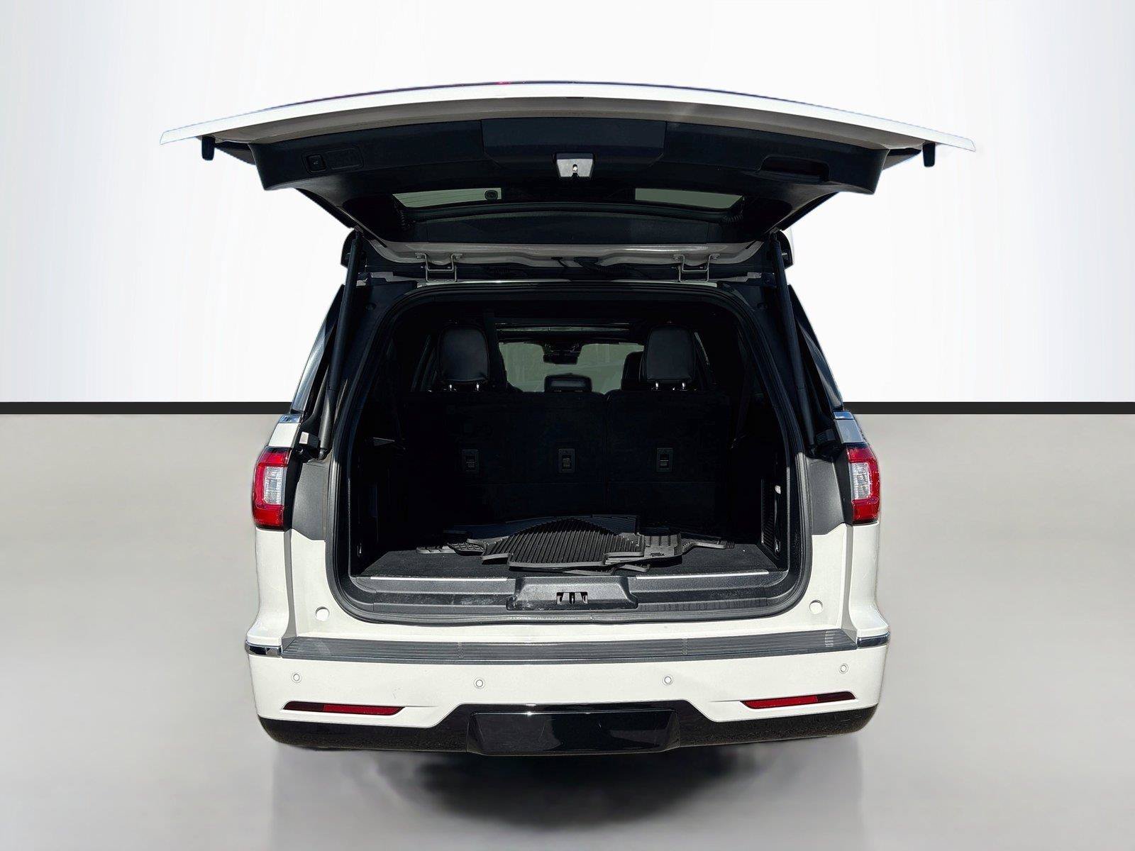 Used 2021 Lincoln Navigator L Reserve AWD/4WD image 29
