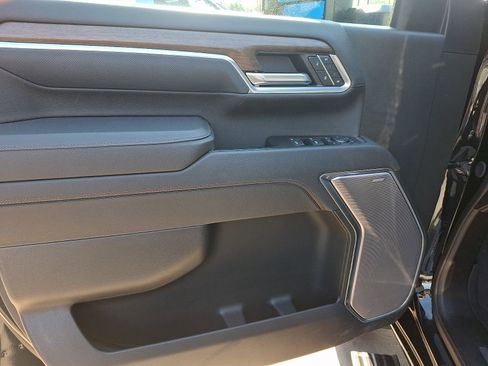 Used 2025 Chevrolet Silverado 2500 High Country w/ High Country Premium Package AWD/4WD image 12